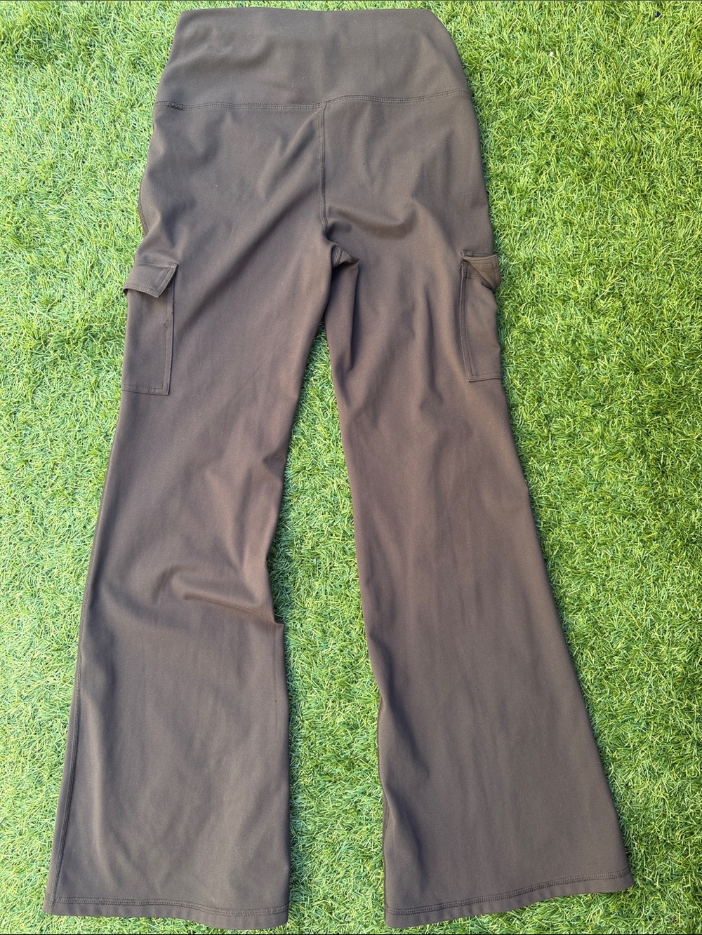 Velocity Active Stretch Roxy Cargo Flare Pants Brown size Large - Picture 5 of 6